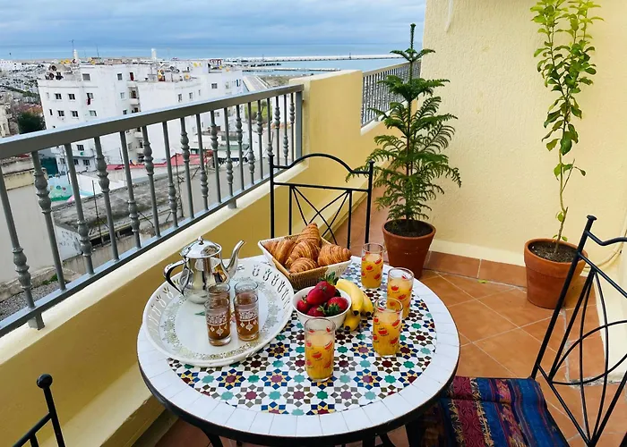 Appartement Charmant Au Coeur De Tanger Avec Vue Sur La Mer, Cosy Balcon, 2 Salles De Bain, Wifi, Ac, Iptv
